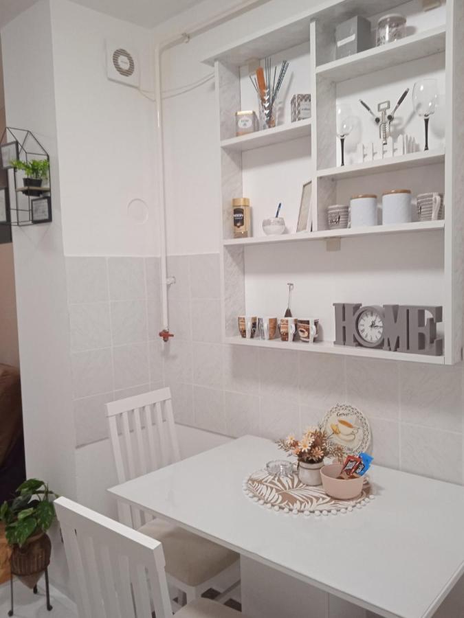 Apartman Breza Ruma Esterno foto