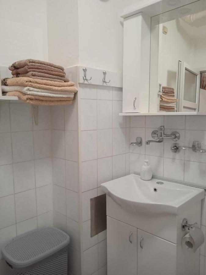 Apartman Breza Ruma Esterno foto